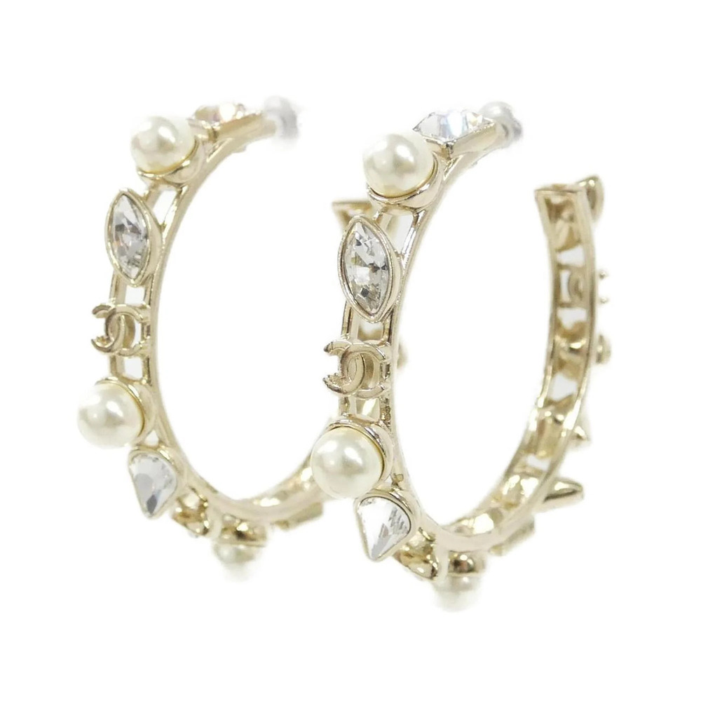 CHANEL White Earrings - Picture 2 of 3